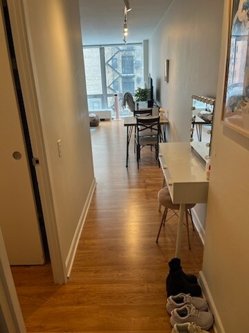 Foto del edificio - 2400 N Lakeview Ave