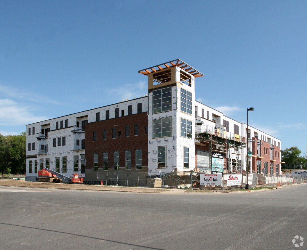 Building Photo - Kinsale Place
