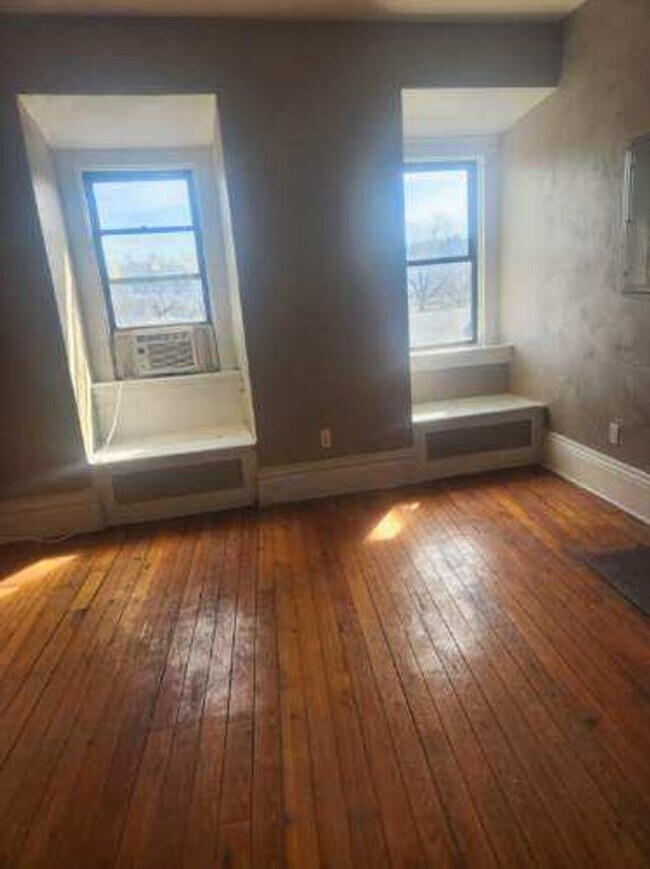 Foto del edificio - 1608 Lowrie St