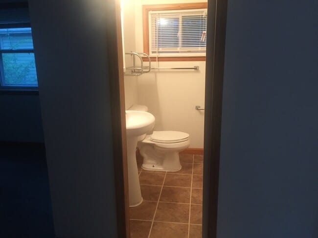 Foto del edificio - Nice 2 bedroom ranch with lake access