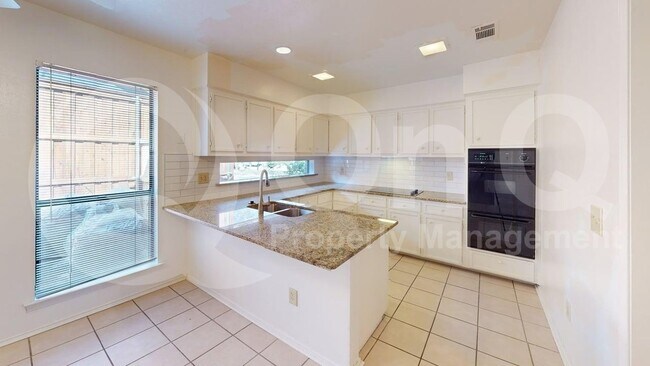 Foto del edificio - 16411 Lauder Ln