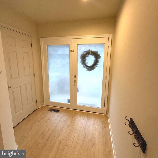 Foto del edificio - 13120 Misty Glen Ln