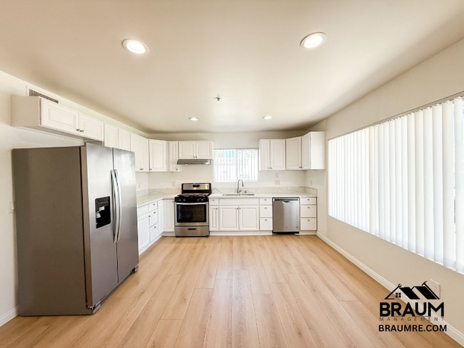 Building Photo - 1421 Centinela Ave