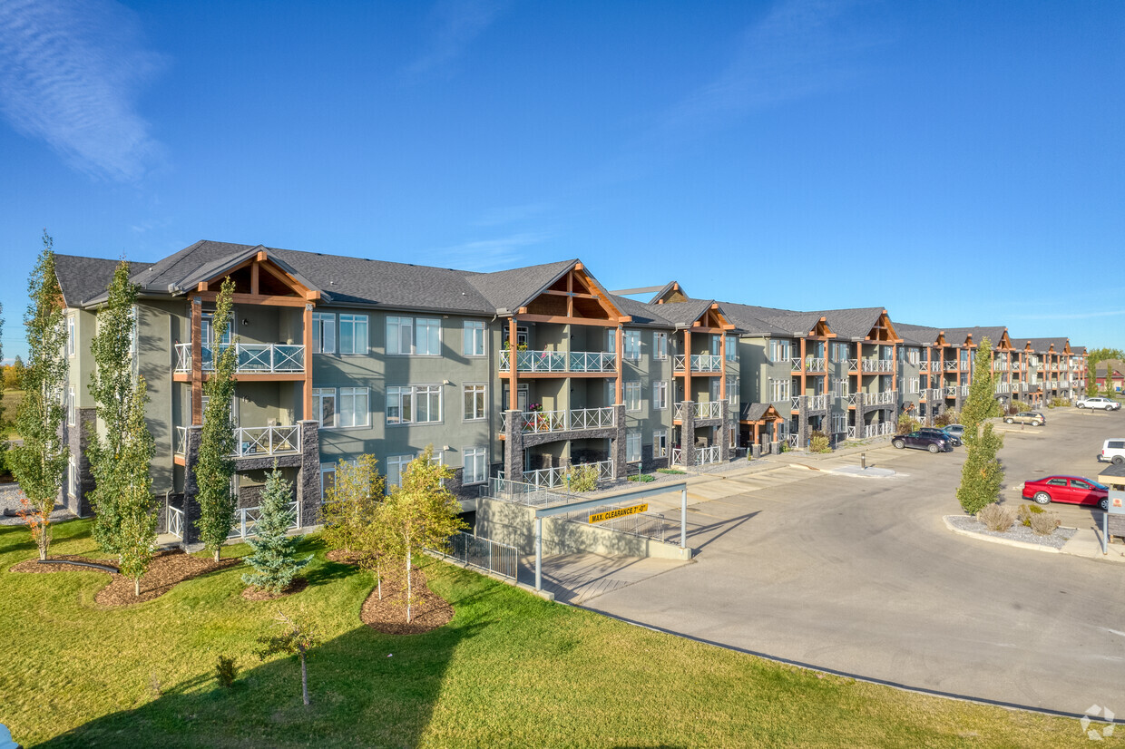 Primary Photo - Savanna at Strathmore Lake Estates