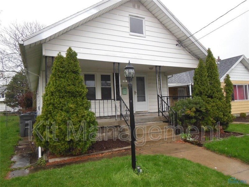 Primary Photo - 1032 Atlantic Ave