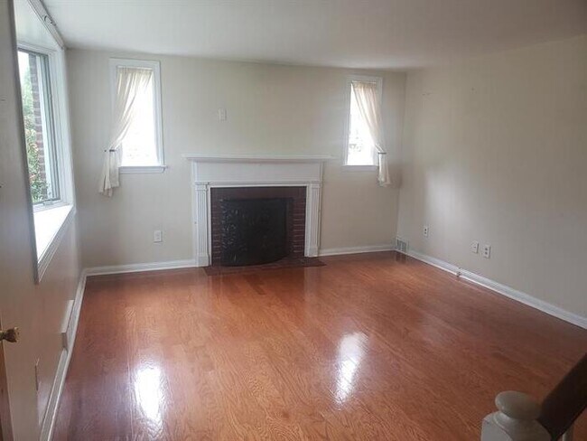 Foto del edificio - 212 E Turnbull Ave, Havertown, PA, 19083