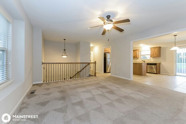 Building Photo - 400 Golfview Dr