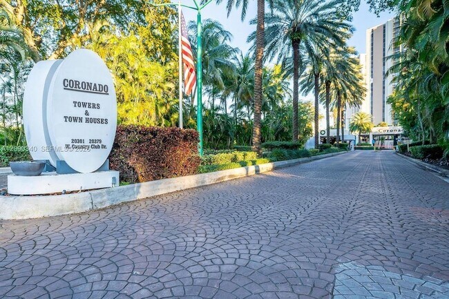 Foto del edificio - 20335 W Country Club Dr