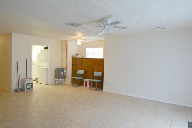 Foto del edificio - 8405 Wilcrest Dr