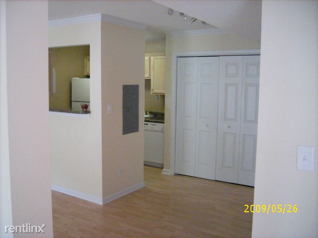 Building Photo - 2300 Myron Dr