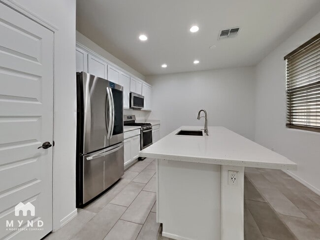 Building Photo - 14238 W Hackamore Dr.