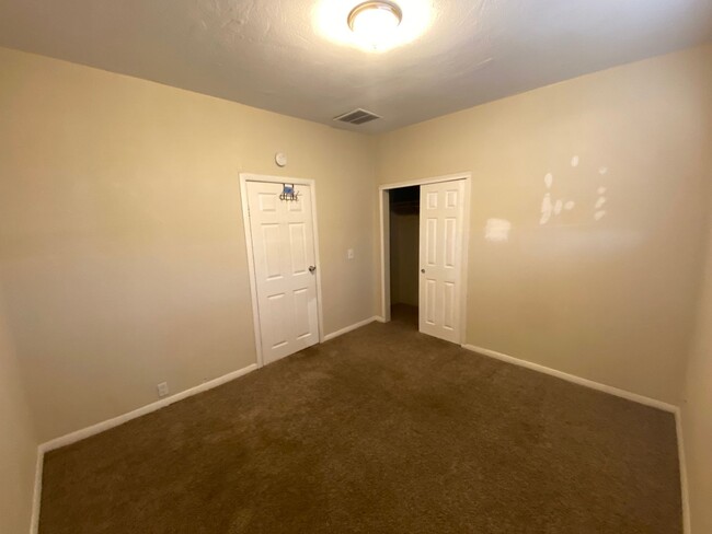 Building Photo - 122 Buena Vista Pl
