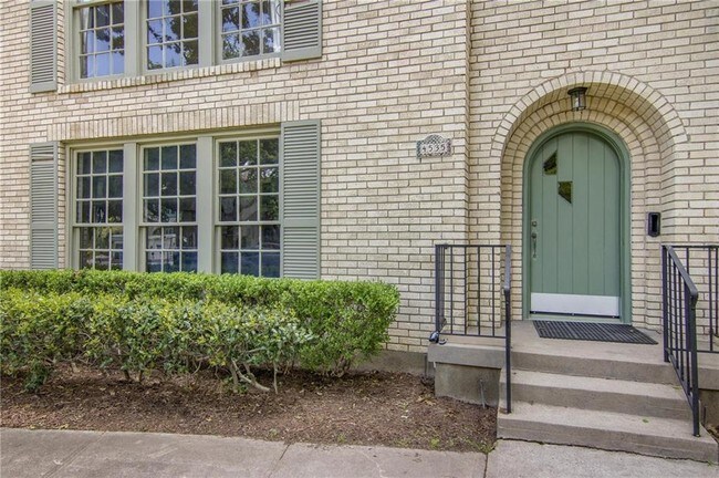 Building Photo - 4535 Fairway Ave