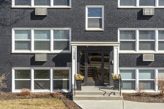 Building Photo - 1357 Pennsylvania Ave S