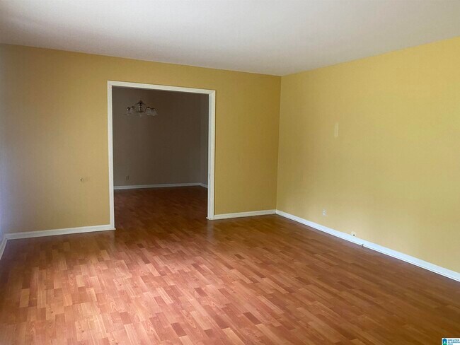 Building Photo - 122 Camille Cir