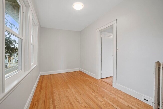 Foto del edificio - 127 Russell St