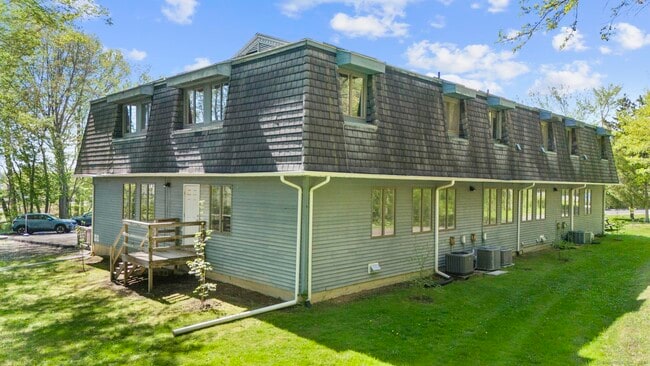 Building Photo - 47 Clapboard Hill Rd