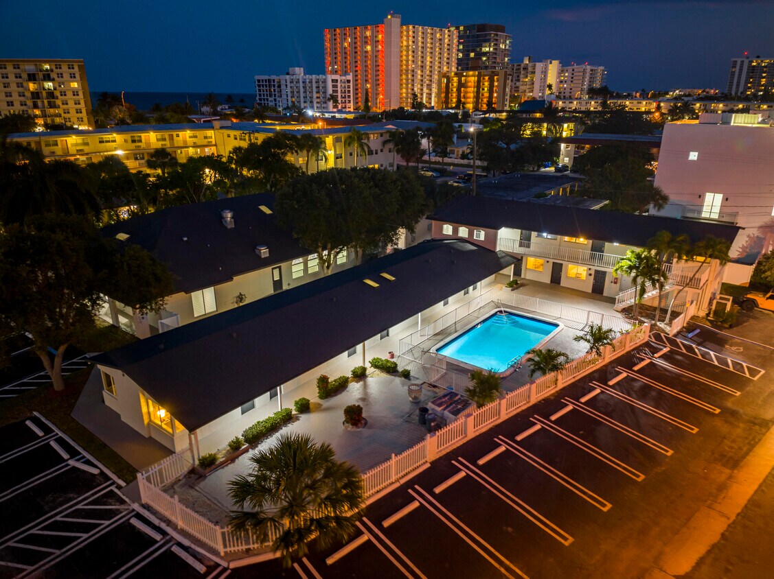 Primary Photo - 1020 N Riverside Dr