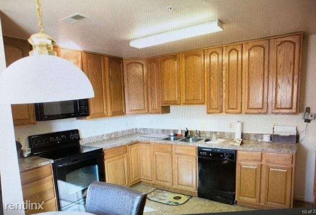 Building Photo - 3 br, 4 bath Townhome - 8805 Hardesty Dr