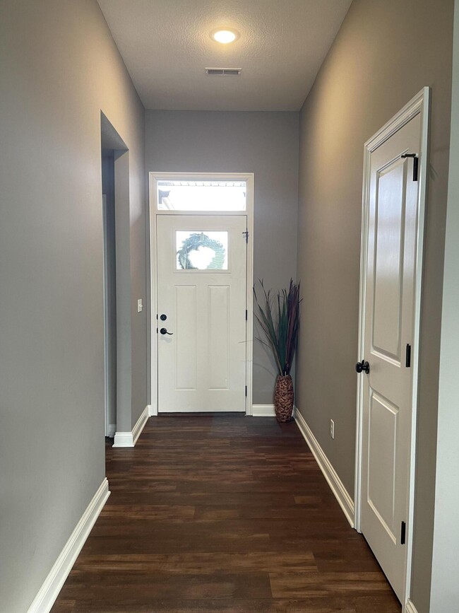 Building Photo - 4250 W Nursery Ct