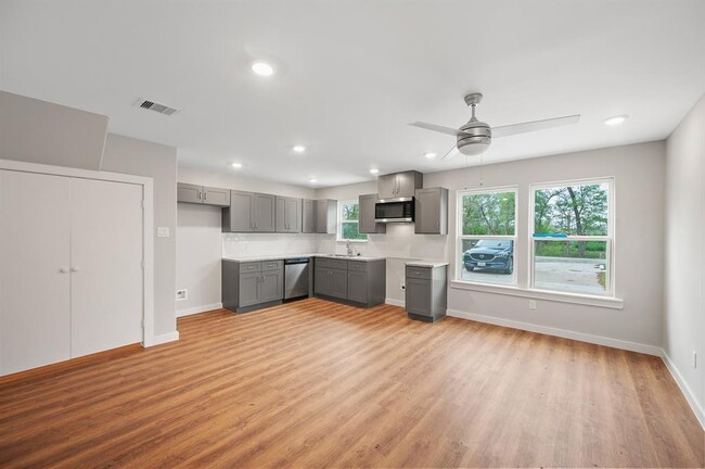 Foto del edificio - 6617 Bacher St