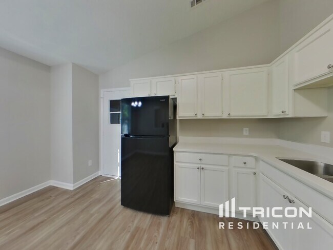 Foto del edificio - 6617 Flat Rock Dr