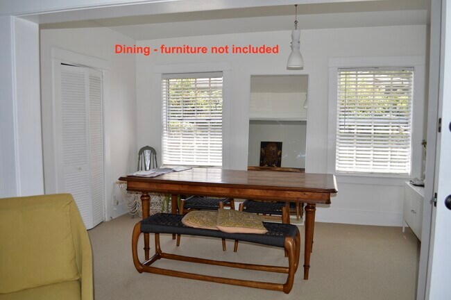 Foto del edificio - 648 Woodlawn Ave