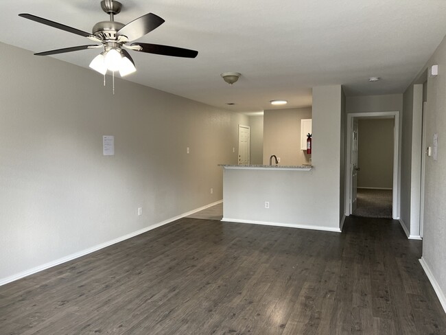 Building Photo - Cute property - Owner/Agent - Hemang Sheth...