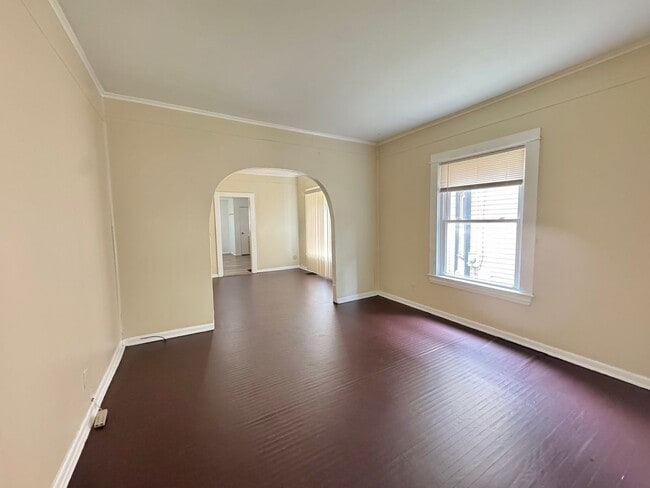 Foto del edificio - 900-902 South Plymouth Avenue