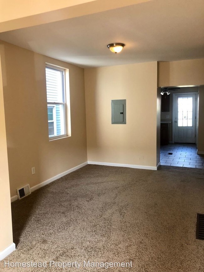 Building Photo - 4 br, 1 bath House - 4 W. 5th Street