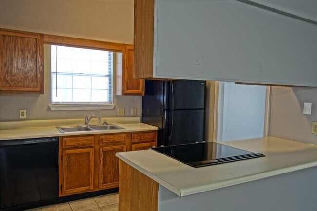 Foto del edificio - 13916 Sandhurst Dr SW
