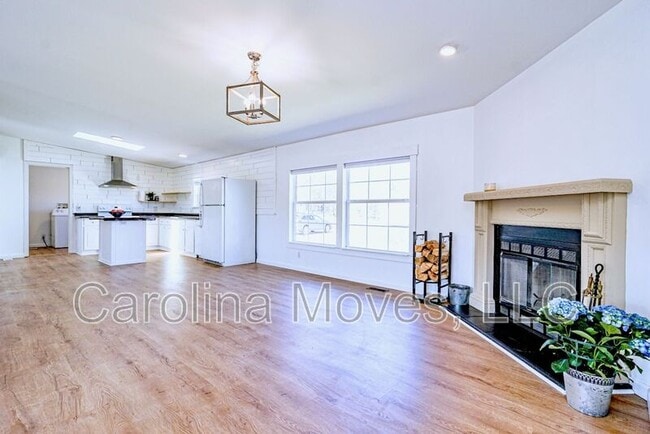 Foto del edificio - 78 Old McElhaney Rd