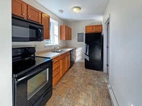 Building Photo - 247-249 Main St