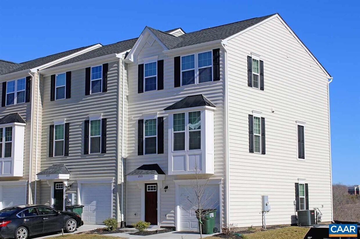 Foto principal - 2115 Elm Tree Ct