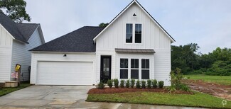 Building Photo - 9004 Southlawn Dr