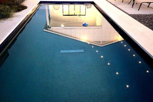 Building Photo - Modern Living in PHX | Heated Pool | Arizo...
