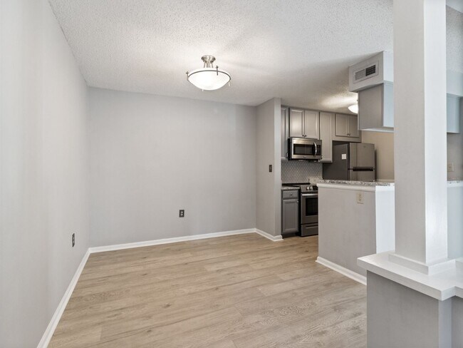 Foto del edificio - 1st Floor unit in Fourth Ward