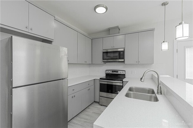 Building Photo - 16 N "E" St