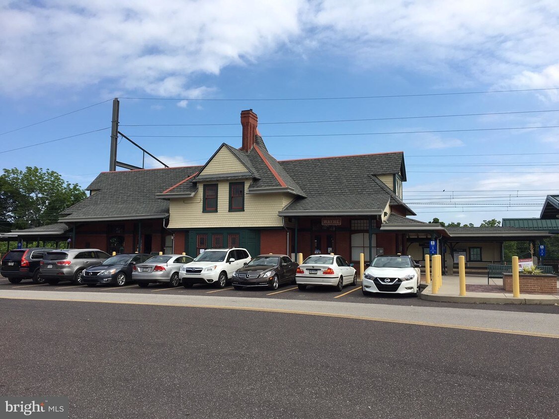 429 Eagle Rd, Wayne, PA 19087 Townhome Rentals in Wayne PA