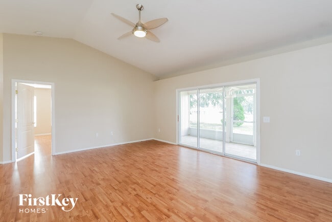Building Photo - 8211 Westmont Terrace Dr