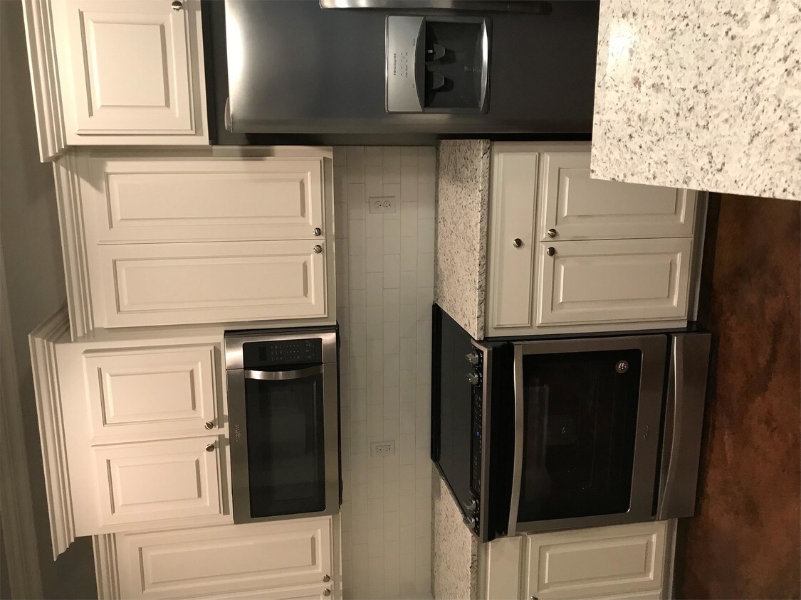 Foto del edificio - 9771 Clearlake Ln