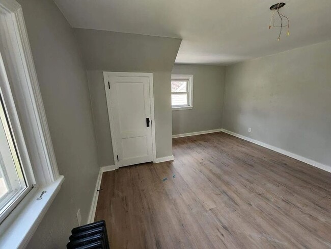 Photo - 3915-3917 Mount Troy Apartment