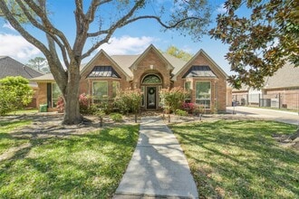 Building Photo - 1122 Wellshire Dr