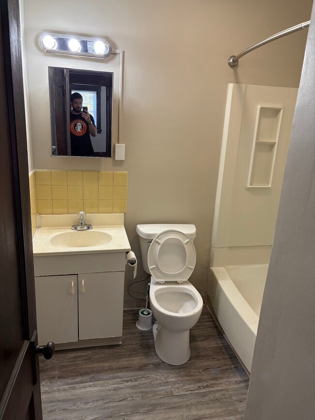 Foto del edificio - 3105 Rogers St