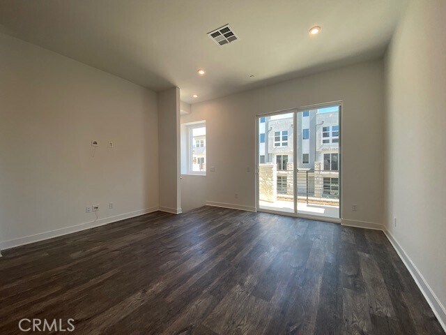 Building Photo - 1411 W Cara Dr
