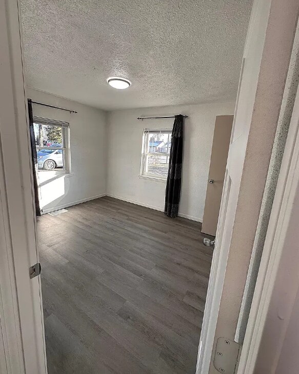 Foto del edificio - 1313 E Douglas St