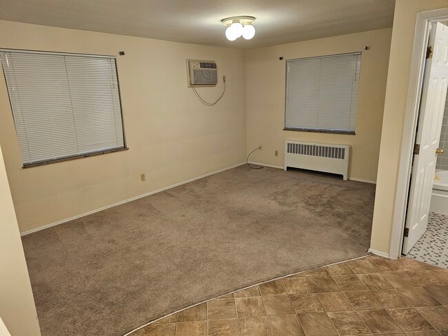 Building Photo - 376 Probasco St