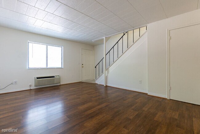 Foto del edificio - 2 br, 1.5 bath Townhome - 25177 Orchid St