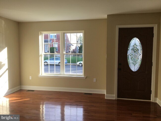 Foto del edificio - 1015 Juniper St