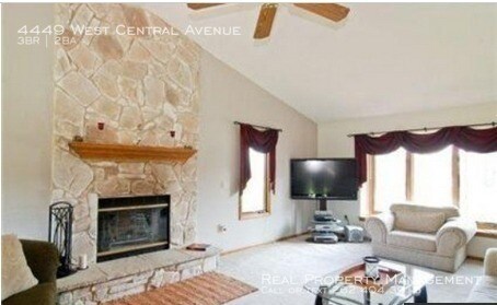 Building Photo - Welcome Home! 3BR/2BA Beautiful Ranch